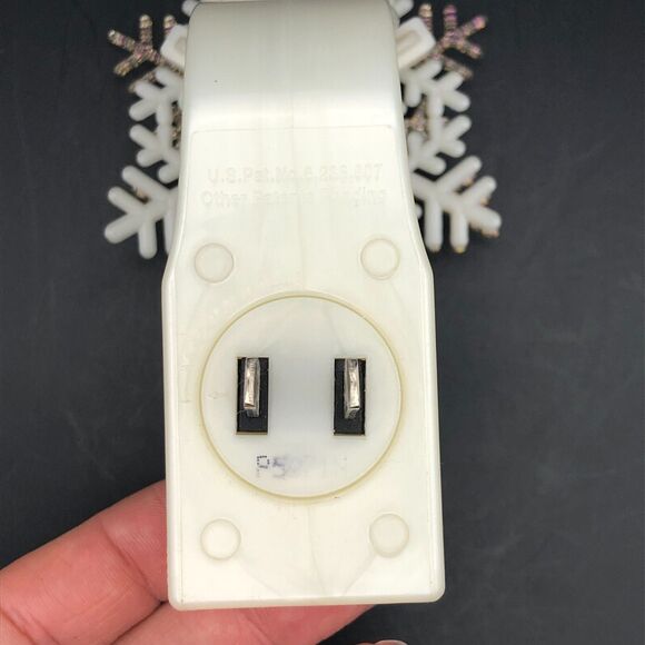 Bath & Body Works Wallflower Wall Plug In Diffuser Snowflake Holiday Lights Up - Picture 6 of 6